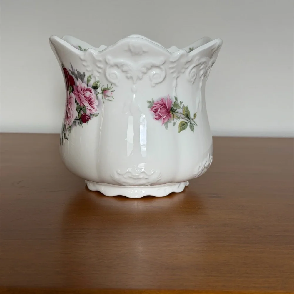 Vintage Royal Castle Fine Bone China Porcelain Vase - Lace Trim With Pink Roses